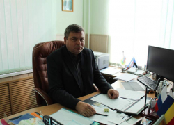 Глава Каменска-Шахтинского сломал ногу, поскользнувшись возле здания администрации города