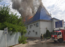 В Ростове загорелся ресторан «У Бориса» на левом берегу Дона