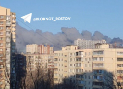 Крупный пожар на складе случился в Советском районе Ростова