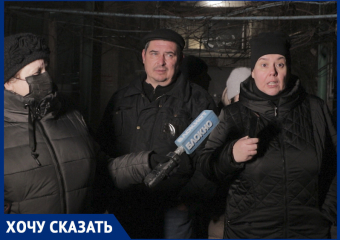 «Мы для них не люди, а мусор»: жители аварийного дома на Кривошлковском в Ростове уверены, что власти просто хотят забрать их землю