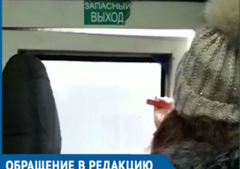 Держать сломанную дверь, чтобы не выпасть из маршрутки, пришлось пассажирам в Ростовской области 