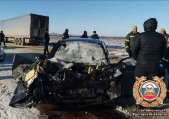Четыре человека пострадали в ДТП с фурой в Ростовской области