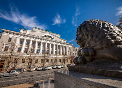 Подержать миллионы и заглянуть под купол: что скрывает закрытый для посещения ростовский госбанк