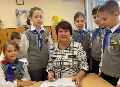 «Работать во дворцах знаний»: учительница из Ростова с 50-летним стажем – о работе с детьми и призвании