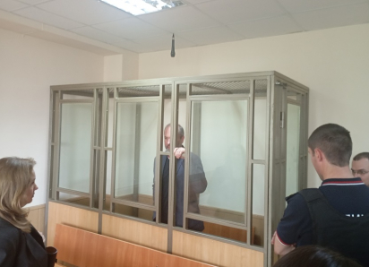 В суде над Виталием Кушнаревым зачитали протоколы об изъятии пакетов с 5-тысячными купюрами