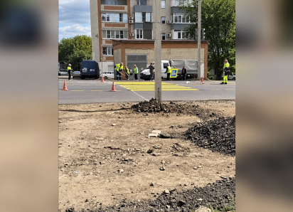 После публикации «Блокнот Ростов» в Аксае начали устанавливать светофор на улице Речников