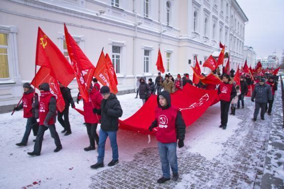 Коммунистам  запретили проводить митинг на Театральной площади 14 февраля