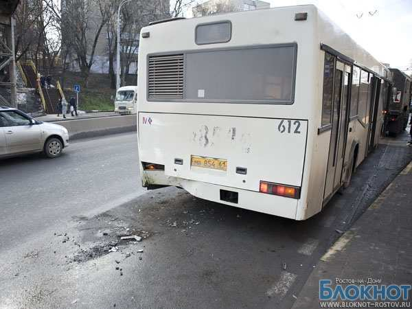 В Ростове Hyundai  столкнулся с пассажирским автобусом
