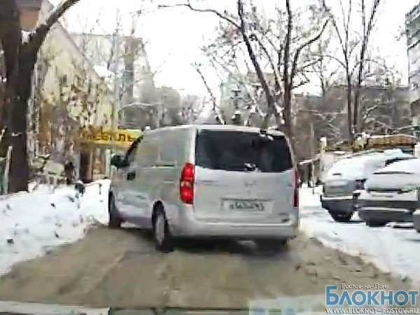 Мэрия Ростова отрапортовала об уборке снега, но город стоит в пробках