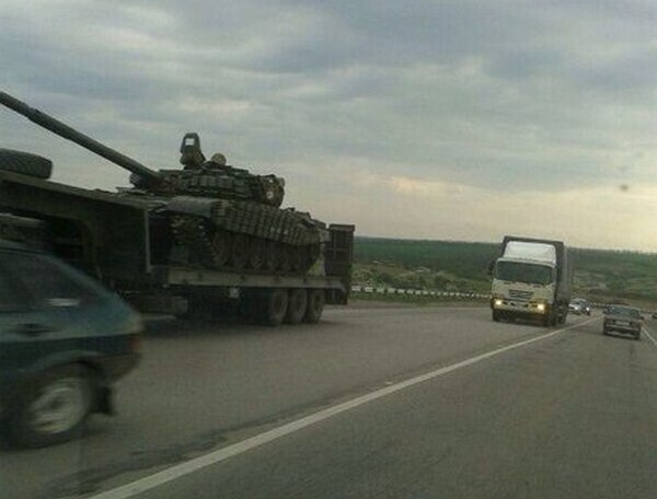 Очевидцы сообщают о движении военной техники по территории Ростовской области к границе с Украиной