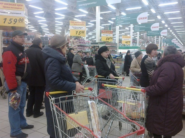 Гипермаркет «О’КЕЙ» оставил ростовчан без акционных товаров: сотни покупателей провели в магазине несколько часов