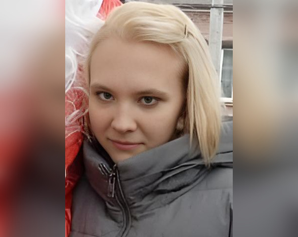 В Таганроге пропала 17-летняя Таисия в зеленой куртке