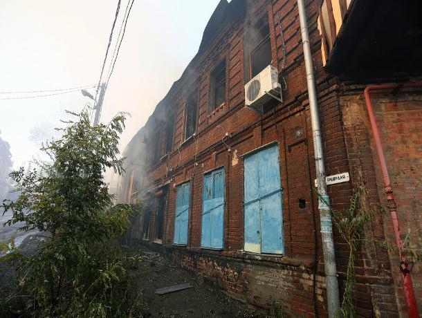 Власти Ростова не определились с судьбой части сгоревших в районе Театральной площади домов