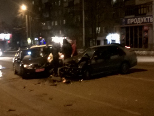 Массовыми ДТП молодые водители иномарок Ростова отметили воскресный вечер