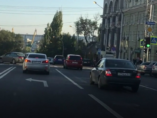 Проклятый перекресток на Буденовском и Тургеневской может отразится на кошельках ростовских автолюбителей