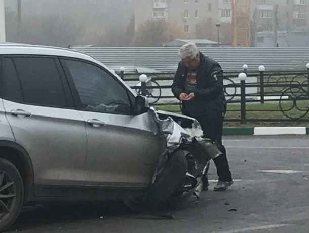 Пьяный судья устроил ДТП и при свидетелях сменил номера на своем автомобиле в Азове