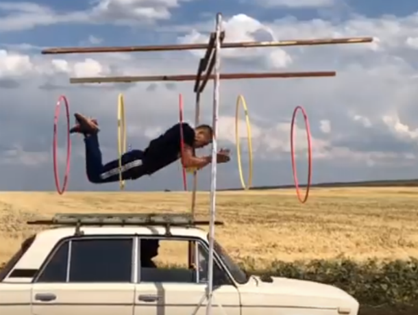 Смертельный прыжок: ростовский каскадер Евгений Чеботарев выполнил новый опасный трюк