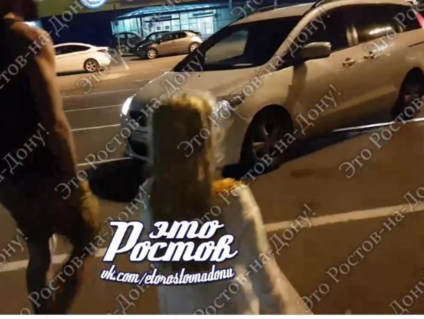 В Ростове мать бросила 7-летнюю девочку на парковке гипермаркета и уехала