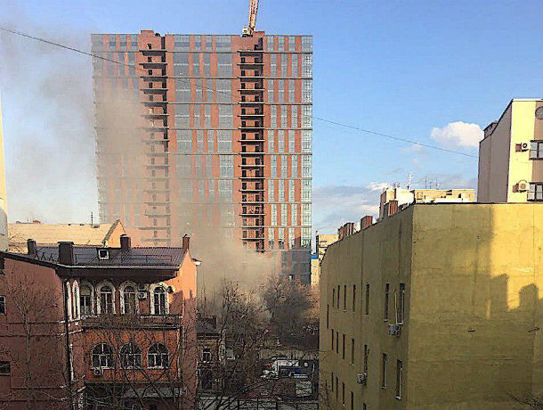 В центре Ростова сгорел частный дом
