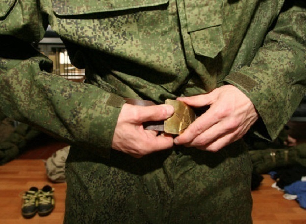 Военнослужащий продавал наркотики в воинской части Ростовской области