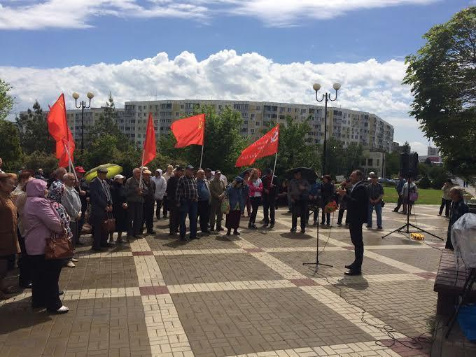 Коммунисты в Ростове провели запоздалый пикет из-за проспекта Космонавтов