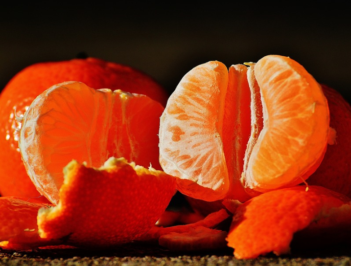«Почищу ваш мандарин»: как ростовчане могут заработать к Новому году