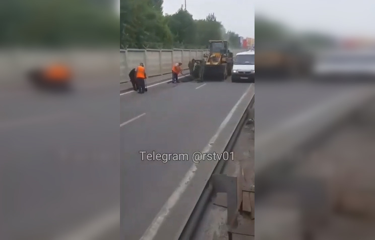 «Как вам такое: асфальт асфальтируют»: ростовчанин снял на видео удивительный ремонт дороги