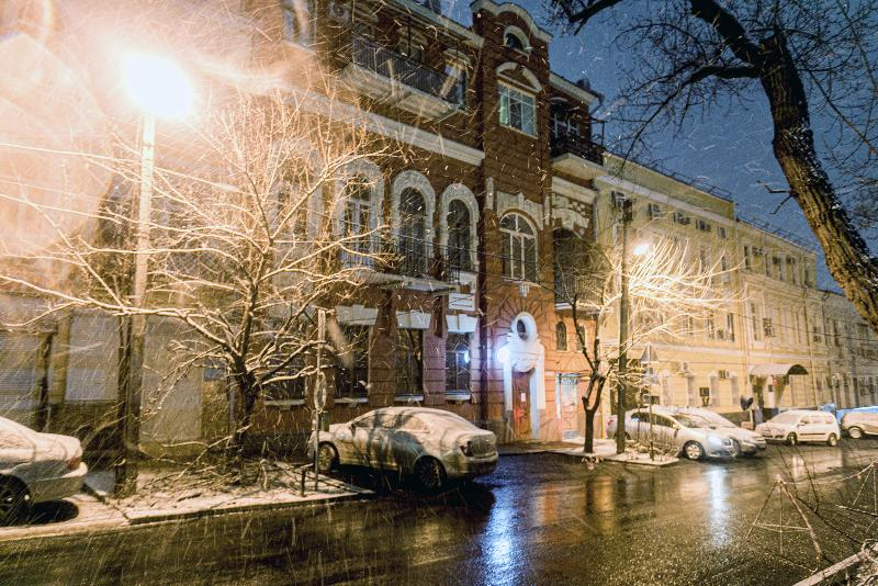 В первый день февраля в Ростове обещают мокрый снег и туман
