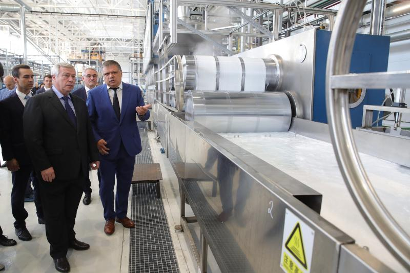 В Шахтах открылся первый в России завод по производству полиэфирного волокна