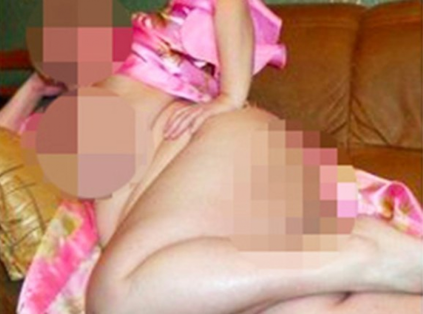 Коллеги учительницы из Ростовской области, чьи интимные фото попали в сеть, встали на ее защиту
