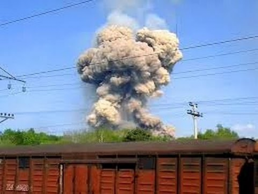 Для тушения пожара на военном полигоне под Ростовом подключили авиацию