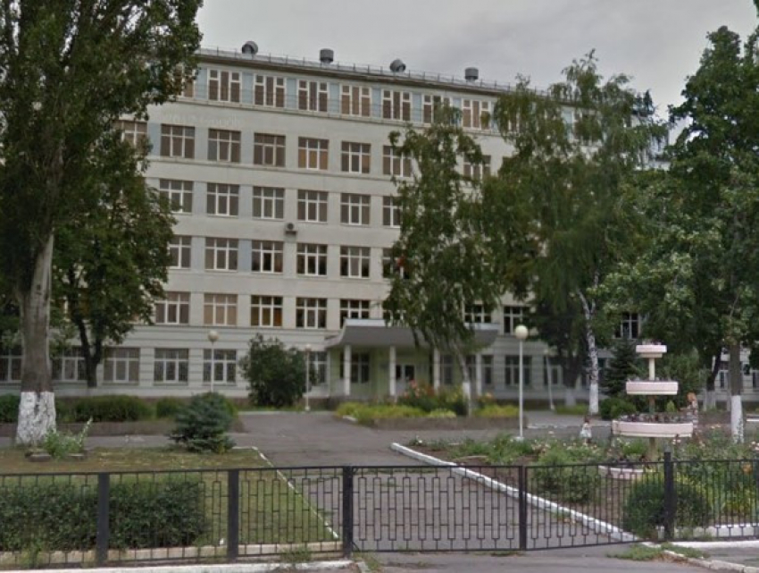 В Ростове передано в суд дело бухгалтера гимназии, которая присвоила 14,5 млн