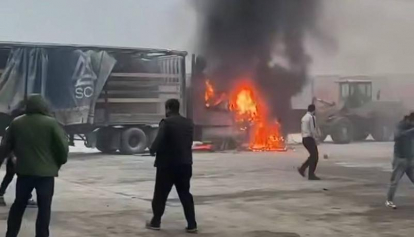 В Ростове загорелась фура с заказам на WB 