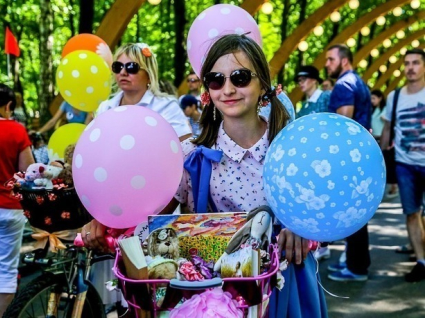 Стала известна праздничная программа на 8 и 9 мая в парках Ростова
