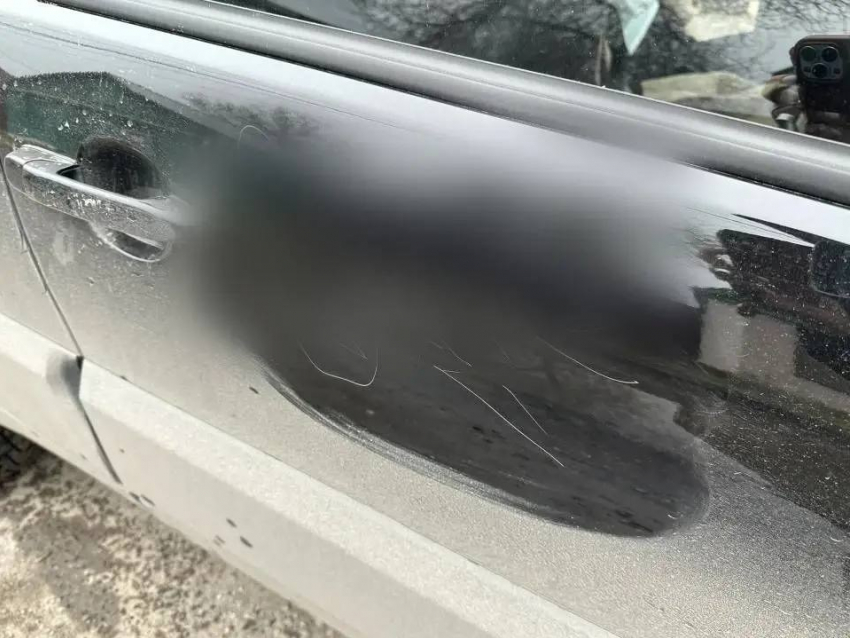 Пожилая рецидивистка из Шахт изуродовала авто соседки ножницами и нацарапала мужской половой орган