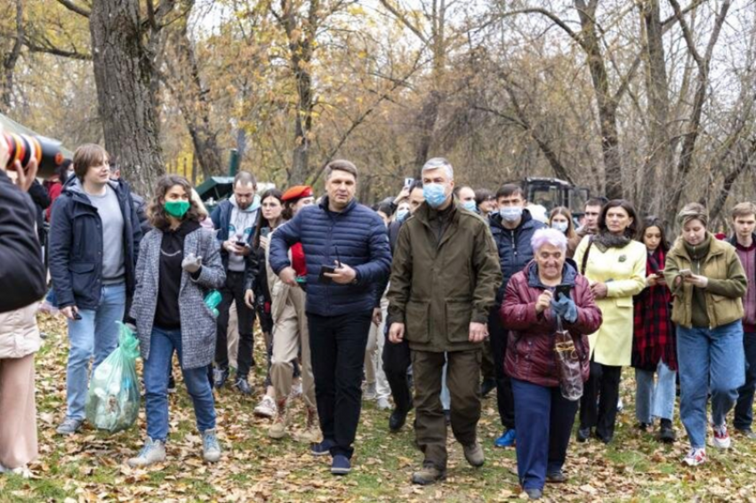 Жители Ростова пригласили Логвиненко на субботник в левобережную рощу