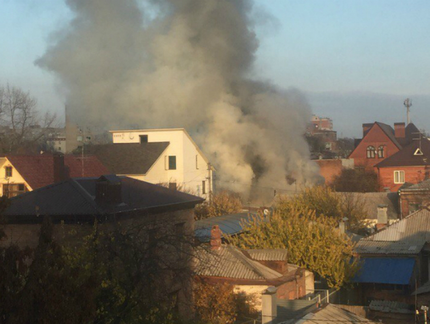 Ростовчанка пострадала в новом разрушающем пожаре за Театральной площадью 