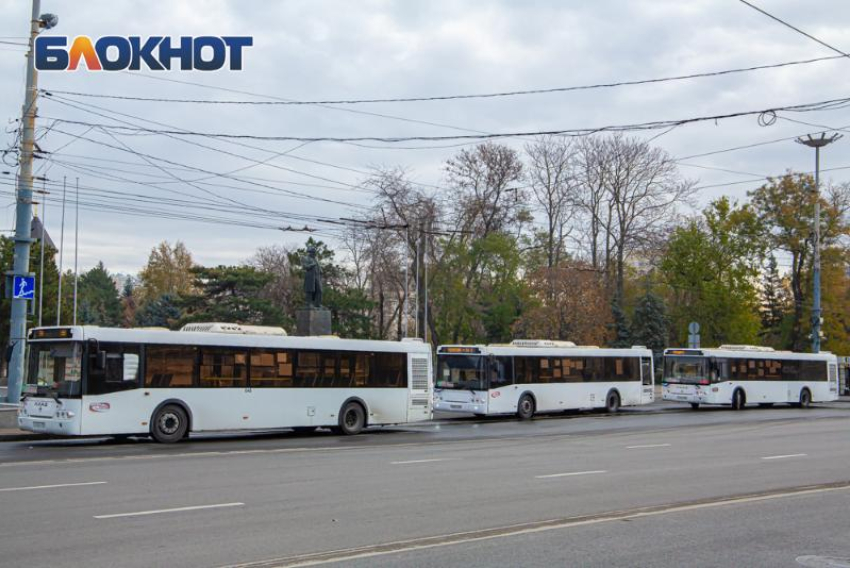 В Суворовском Ростова до 1 ноября увеличат число автобусов – обещание властей 