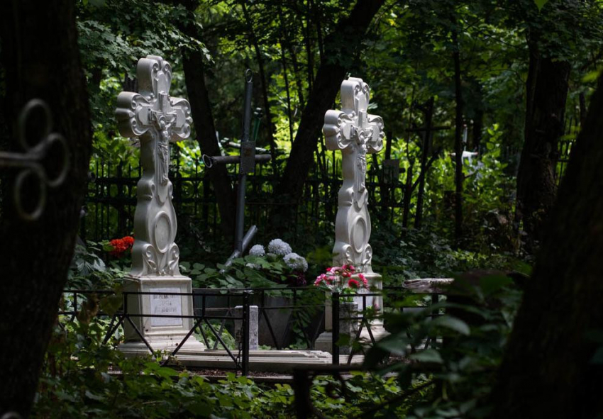 Ростовские власти до 3 мая отменили остановки рядом с кладбищами