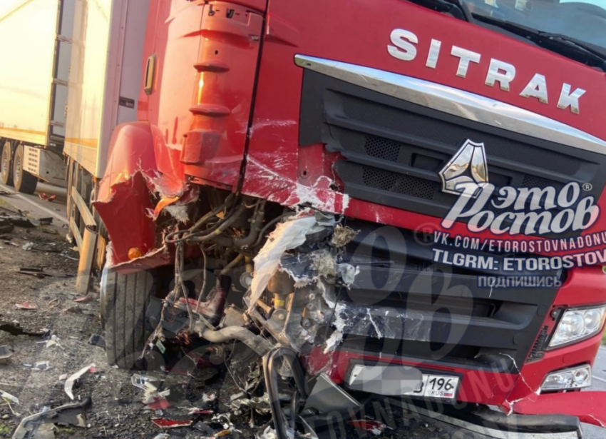 Два человека погибли, трое маленьких детей пострадали в страшном ДТП на донской трассе