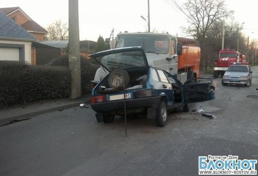  В Ростове в ДТП с участием водовоза и легковушки погибли 2 человека 