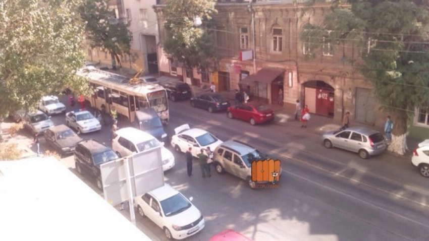 В Ростове трамвай устроил ДТП с 4 машинами