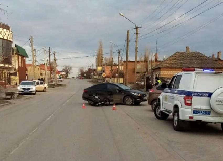 В Ростовской области водитель Hyundai сбил 14-летнего подростка на мотоцикле