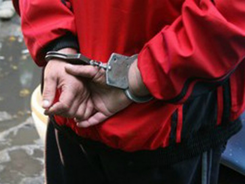 «Нашпигованного» до отказа наркотиками мужчину поймали на улице Ростова