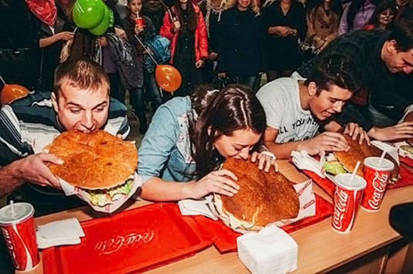 В Ростове пройдет чемпионат по поеданию бургеров на скорость
