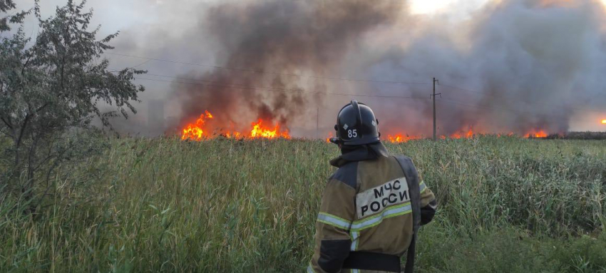 В Ростове в районе Чемордачки потушили пожар