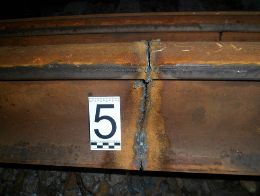 Безработный рецидивист подговорил молодого друга разобрать железную дорогу под Ростовом