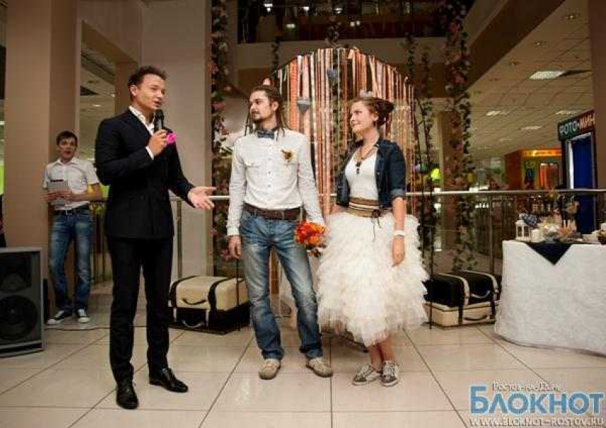 Актер Александр Олешко поженил в Ростове молодую пару