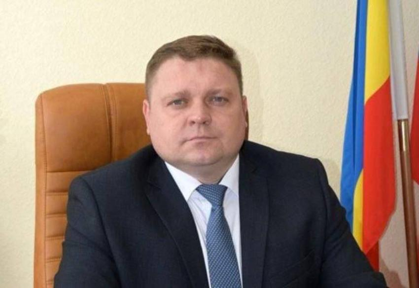 Главу администрации Миллеровского района задержали за превышение полномочий