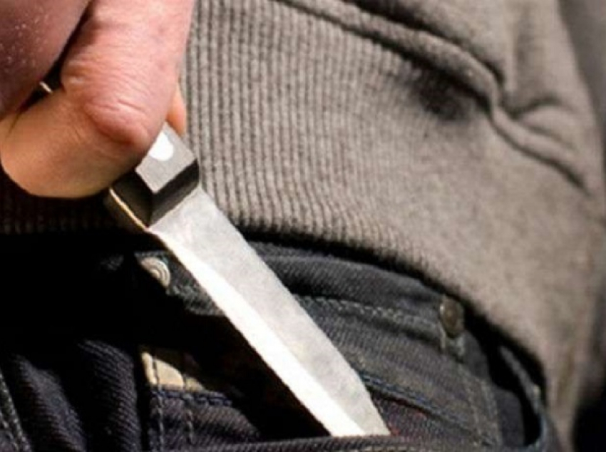 Женщина получила тяжелое ранение в живот от своего «праздничного» мужчины в Ростовской области